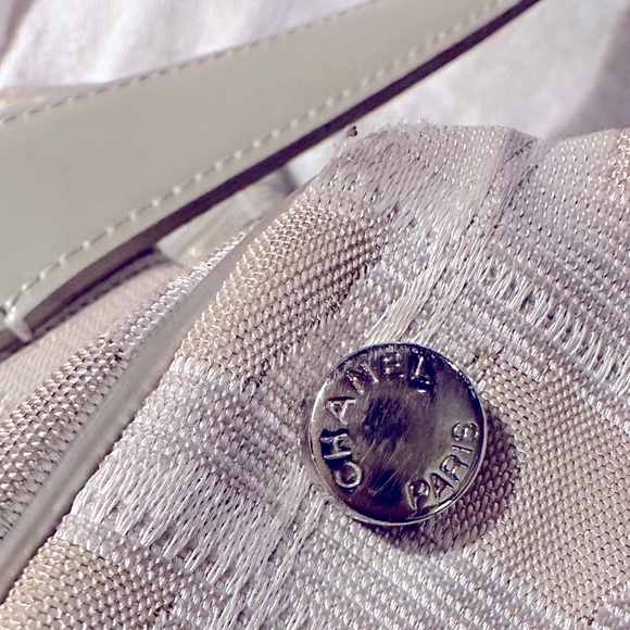 CHANEL Travel Line Tote pearlized handles - Picture 9 of 16